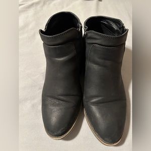 Maurice’s Size 9 black booties
